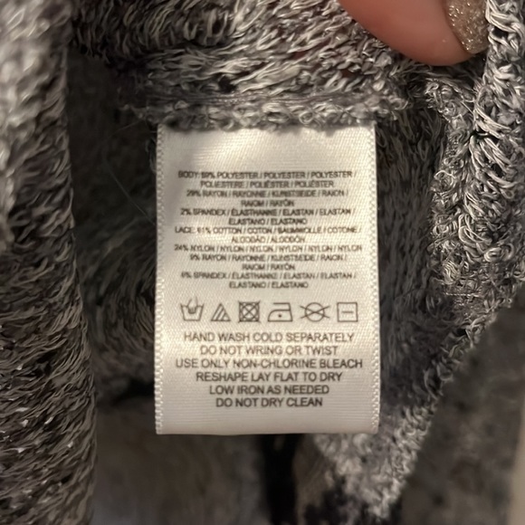 𝅺we The Free black and gray lace top size L - Picture 3 of 6